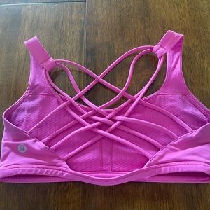 Lululemon, Free To Be sports bra